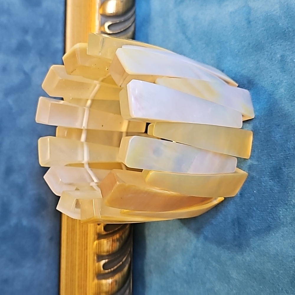 Vintage 1950s lucite and mother of pearl bracelet, stretchable, rare